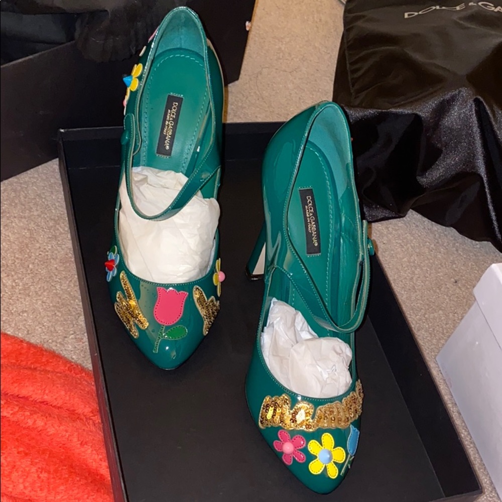 Dolce &Gabbana shoes size 8.5 worn once